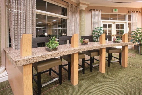 La Quinta Inn & Suites by Wyndham Colorado Springs South Airport image 38